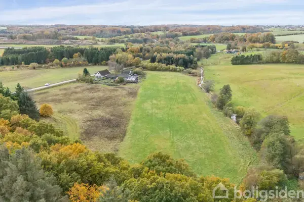 Landejendom på Ådalsvej 9, 8722 Hedensted