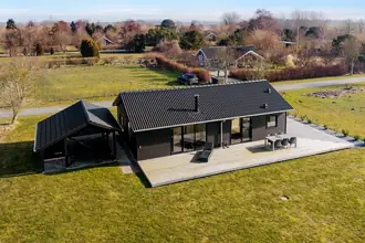 Fritidshus på Mælkebøttevej 5, Ydø, 4900 Nakskov