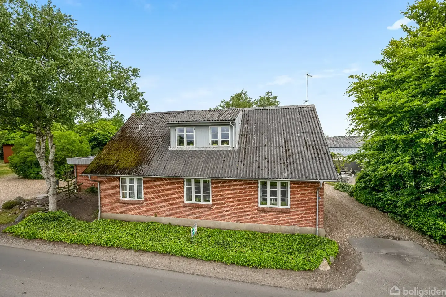 Landejendom på Strellevvej 9, 6880 Tarm