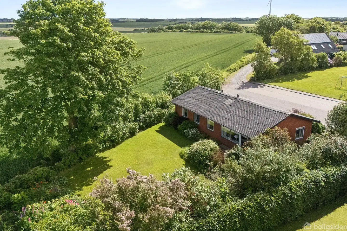 Charmerende villa i Koldby med ro og udsigt