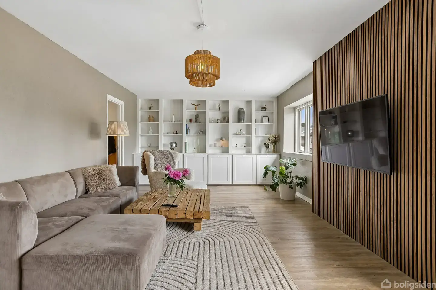 Gennemført kvalitetsvilla med eksklusive detaljer og moderne komfort – pohled 2