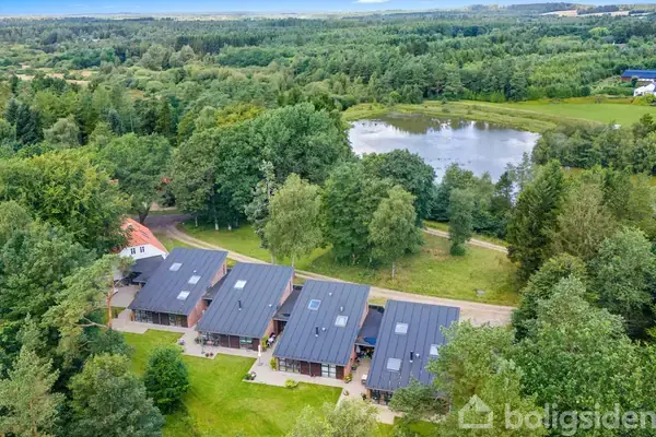 Landejendom på Frihedevej 13, 7330 Brande