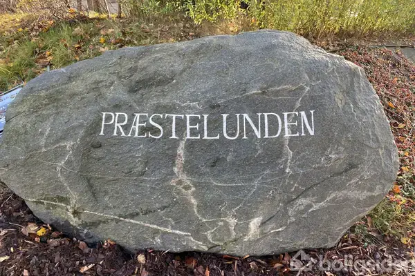 Helårsgrund på Præstelunden 8, 9220 Aalborg Øst