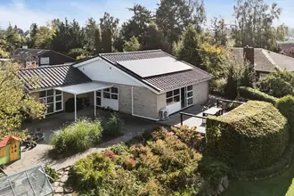 Villa på Kløvervej 10, Hareskov, 3500 Værløse