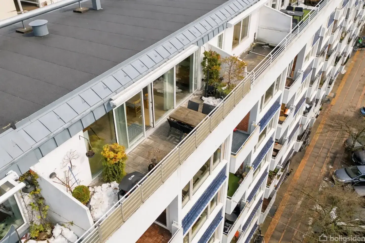 Penthouse med tagterrasse, elevator og parkering