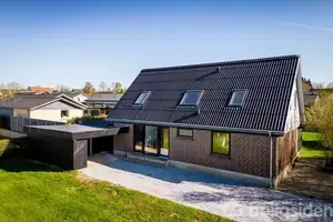Villa på Plutovej 13, 8370 Hadsten