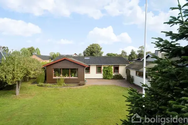 Villa på Sølvpoppelvej 4, 9382 Tylstrup