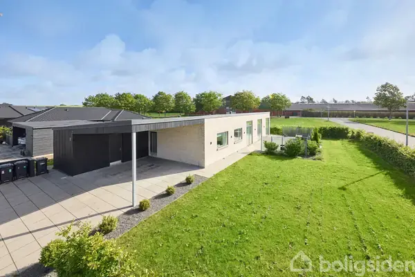Villa på Sydmarken 2, 8471 Sabro