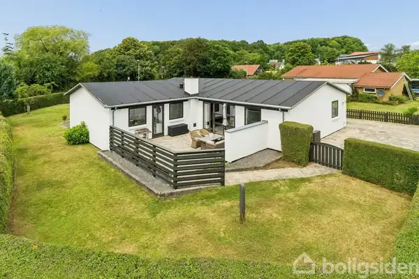 Villa på Søndervænget 1, 8732 Hovedgård