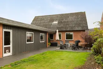 Villa på Langgade 5, 8350 Hundslund