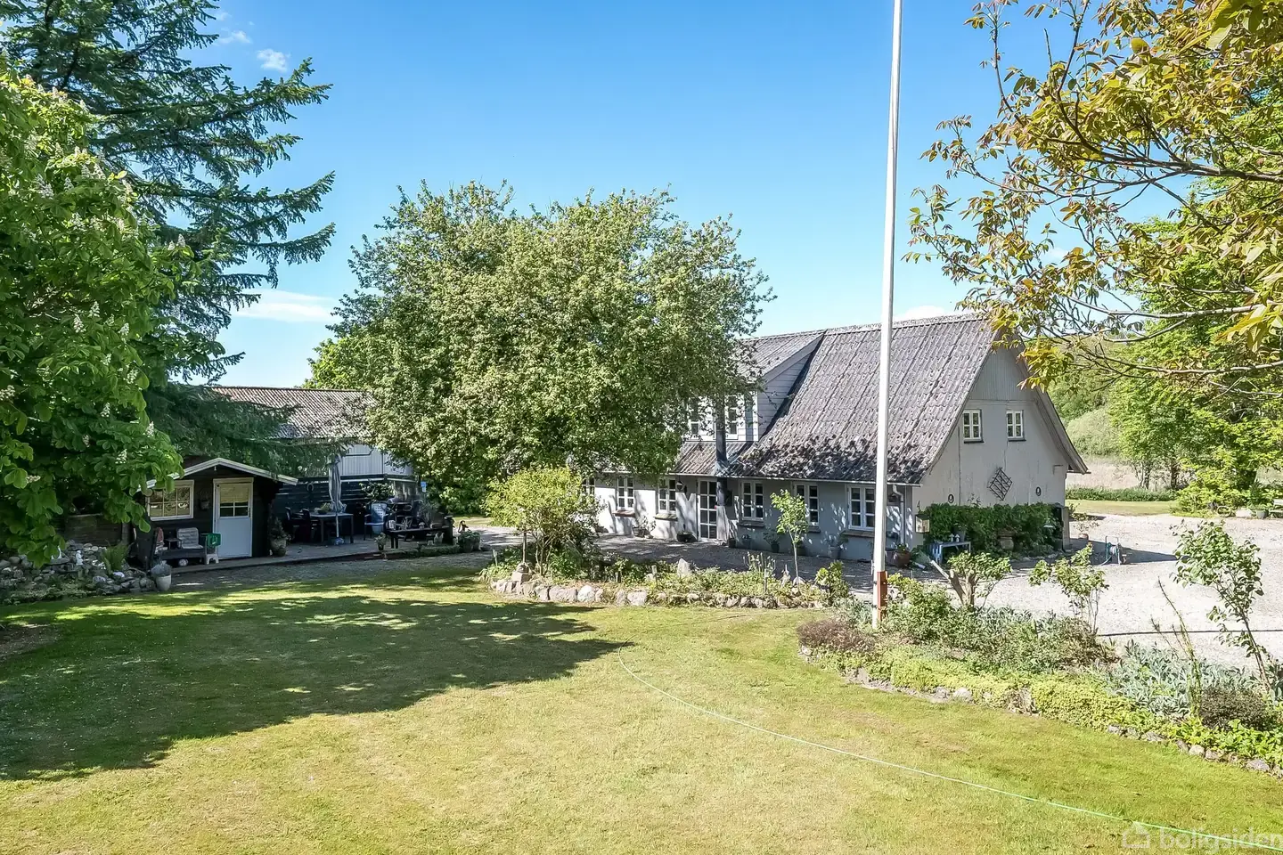 Landejendom på Skærbækvej 4, 6715 Esbjerg N