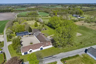 Landejendom på Bredsten Landevej 52, Lindeballe, 7321 Gadbjerg