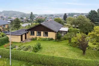 Villa på Cikorievej 20, 8763 Rask Mølle