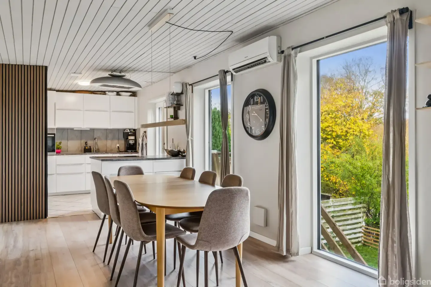 MODERNISERET RÆKKEHUS LIGE UD TIL BRAMDRUPDAM DAM - Visning 3