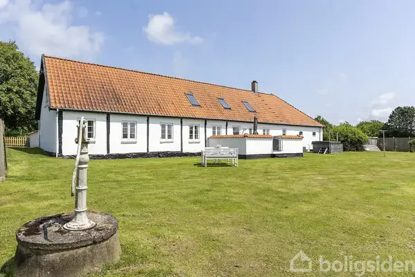 Landejendom på Vestermarievej 76, 3720 Aakirkeby