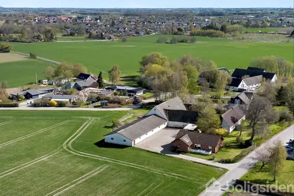 Landejendom på Møllevej 23, 4130 Viby Sjælland