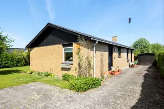 Villa på Solbakkevej 18, 4652 Hårlev