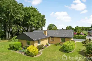 Villa på Ladehøjvej 44, 8831 Løgstrup