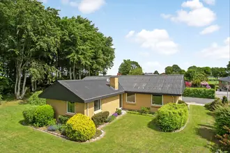 Villa på Ladehøjvej 44, 8831 Løgstrup