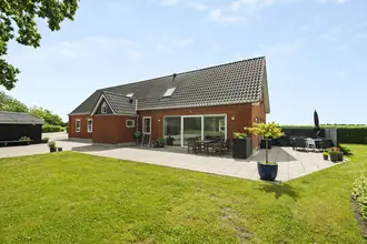 Landejendom på Linåvej 40, 7451 Sunds