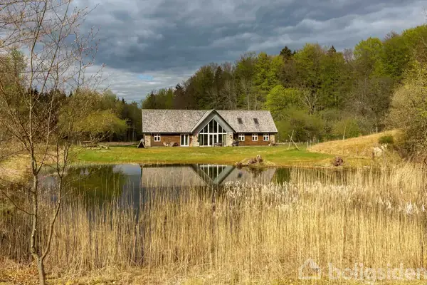 Landejendom på Bøgedalsvej 5, 8680 Ry