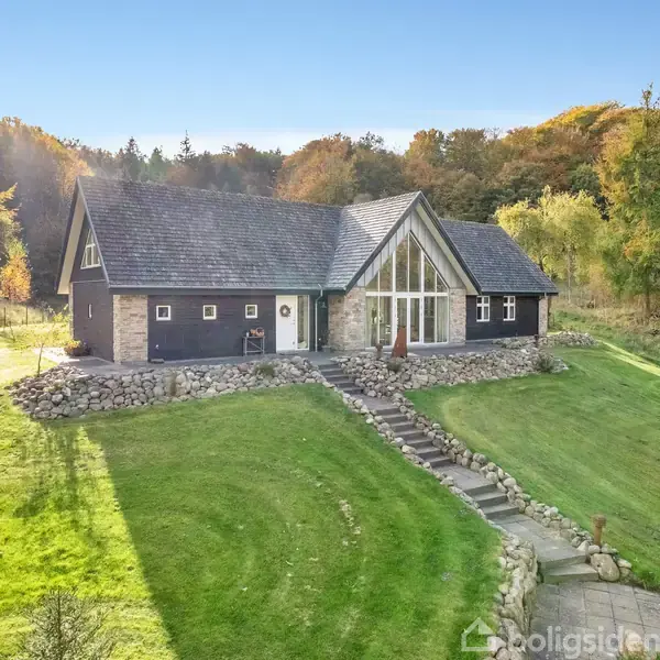 Landejendom på Bøgedalsvej 5, 8680 Ry