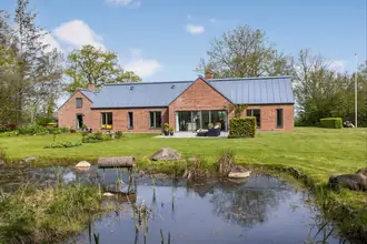 Villa på Bisholt Strandvej 16, Bisholt, 7130 Juelsminde