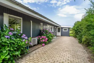 Fritidshus på Reinsholmvej 17, 3370 Melby