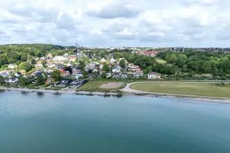 Helårsgrund på Badevej 15, 8240 Risskov