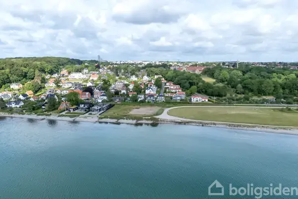 Helårsgrund på Badevej 15, 8240 Risskov