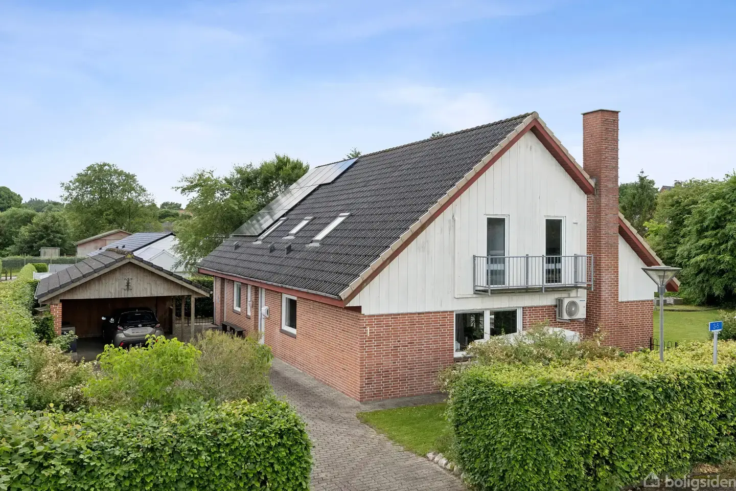 Stor villa med 5 store værelser og varmepumpe