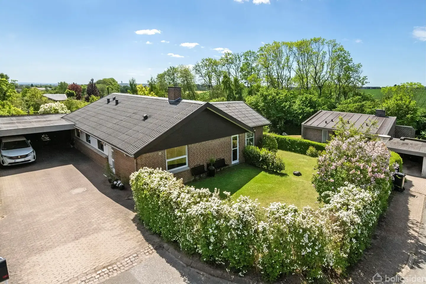 Velholdt villa i naturskønne Elleparken