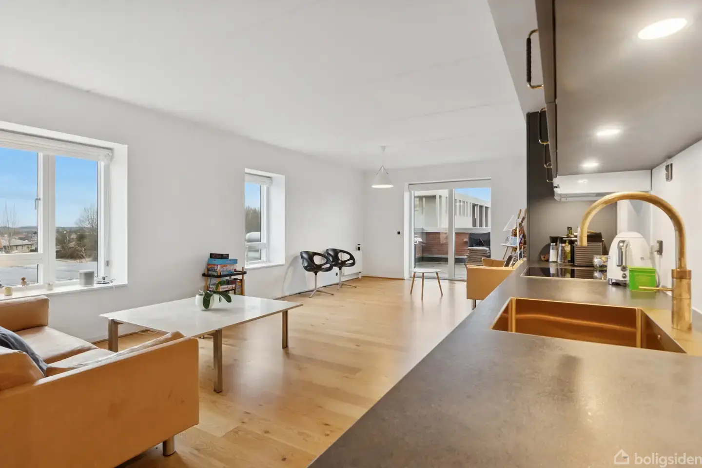 Moderne lejlighed med imponerende udsigt