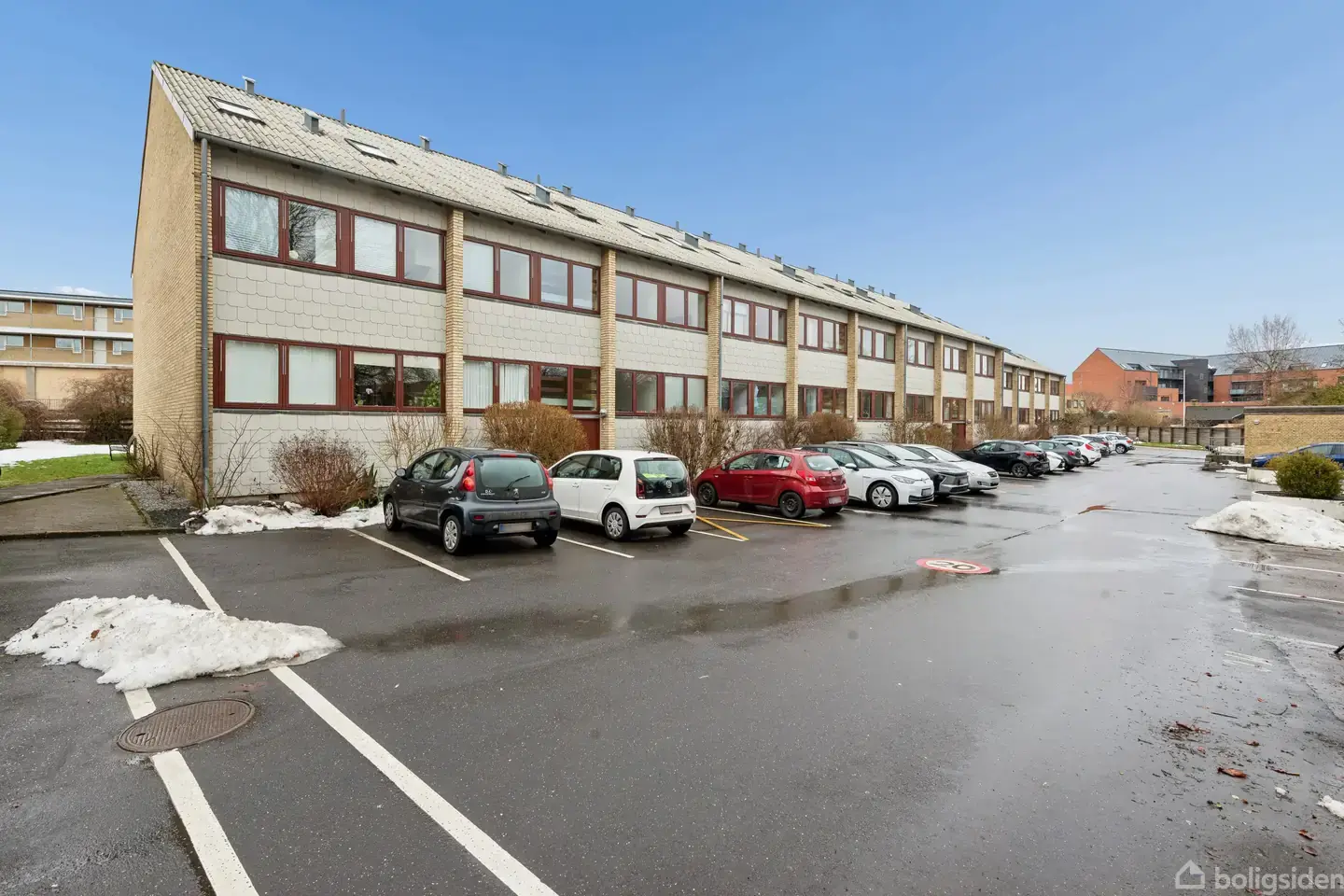 2V'er beliggende centralt i Taastrup