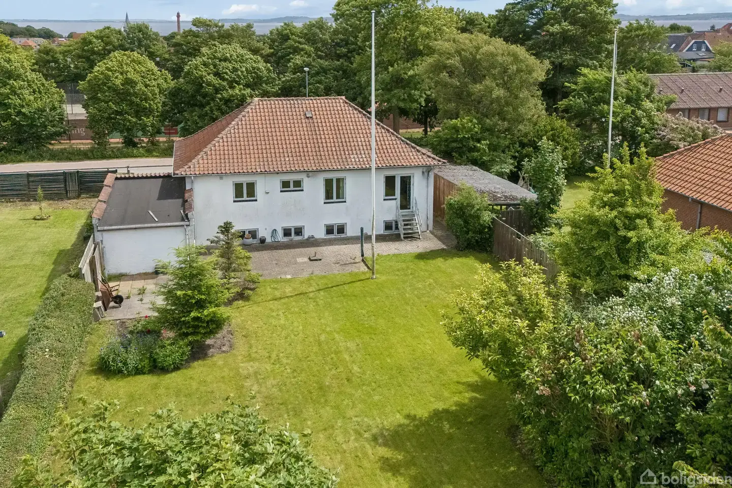 Villa med muligheder og lukket have i attraktive Tingstrup