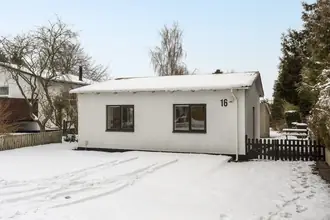 Villa på Strandholtvej 16, Stige, 5270 Odense N