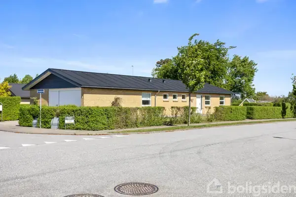 Indflytningsklar familievilla med attraktiv beliggenhed i Vestbjerg
