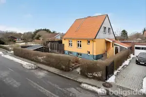 Villa på Fabriksvej 10, 3782 Klemensker