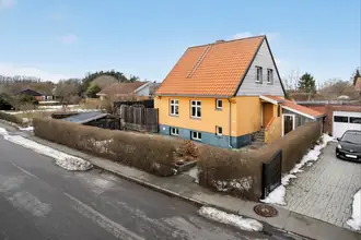 Villa på Fabriksvej 10, Klemensker, 3782 Klemensker