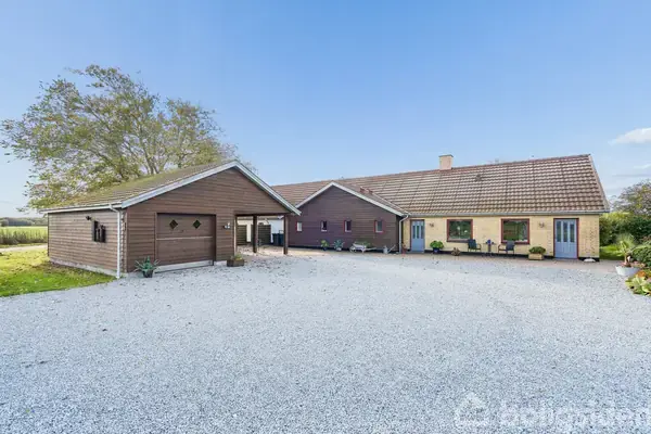 Villa på Hjelmkærvej 4, 9330 Dronninglund