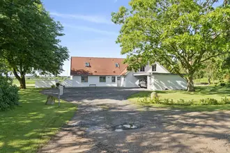 Landejendom på Skovdalvej 12, 7430 Ikast