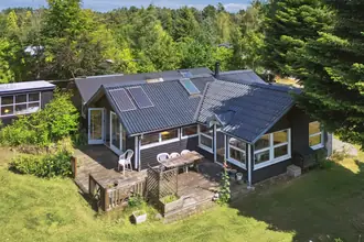 Fritidshus på Lyngtoften 24, Selkær Mølle, 8585 Glesborg