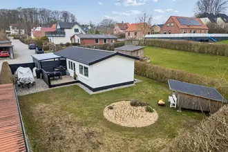 Villa på Nylandsvej 11, 8732 Hovedgård