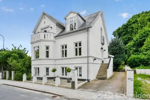Villa på Marienlyst Alle 17A, 3000 Helsingør