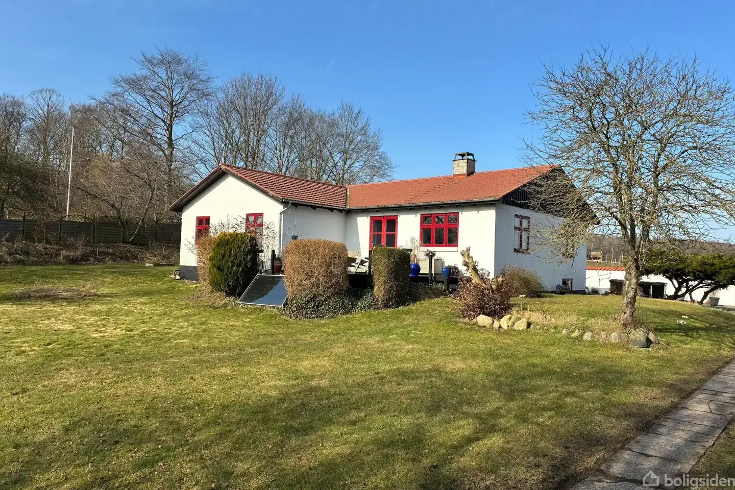 Sjældent udbudt ejendom med udsigt og mulighed for hestehold