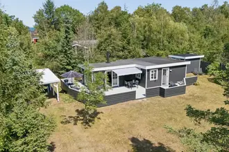 Fritidshus på Tranevej 14, Fjellerup Strand, 8585 Glesborg