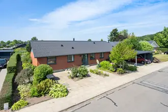 Villa på Ladehøjvej 7, 8831 Løgstrup