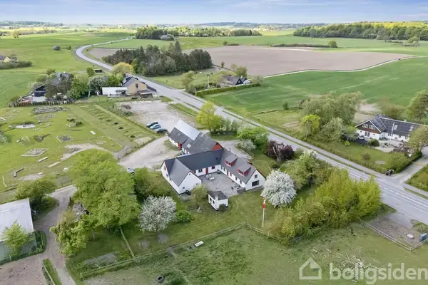 Landejendom på Hvalsøvej 27, 4320 Lejre