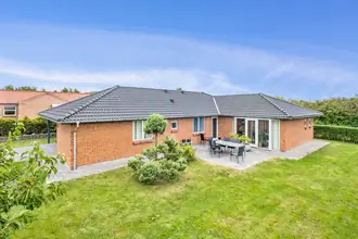 Villa på Østerløkken 86, 8381 Tilst