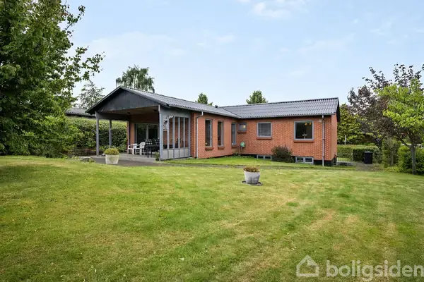 Villa på Lundshøjgårdsvej 13, 8340 Malling